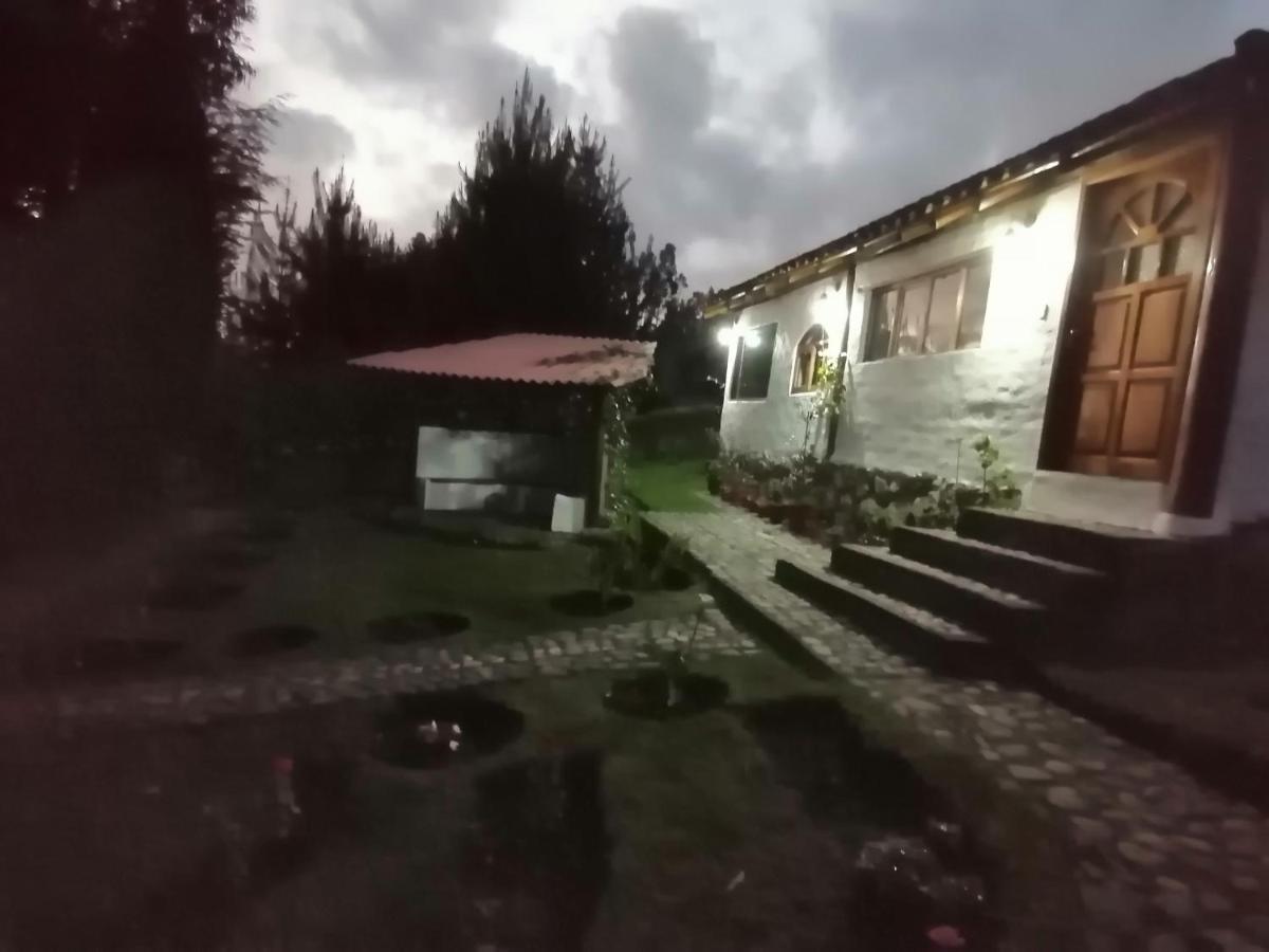 Samay Toa Hotel Otavalo Buitenkant foto